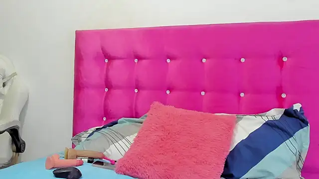 Snapshot of cyndycranforsquirT chatting on 07/30/26, 11:31 cyndycranforsquirT online show from 07/30/26, 11:31