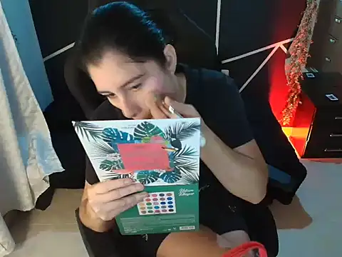 Snapshot of LUCYMILF_SEXY chatting on 05/10/26, 01:38 LUCYMILF SEXY online show from 05/10/26, 01:38