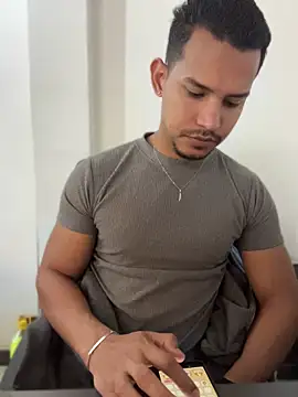 angel silva  online show from 06/26/26, 05:12