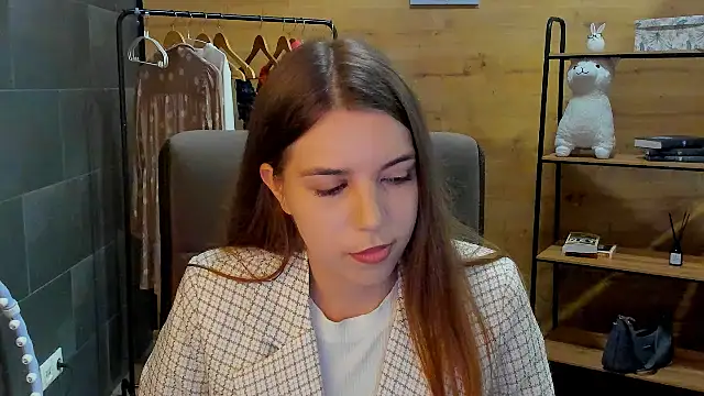 Snapshot of RuthhCox chatting on 05/15/26, 01:18 RuthhCox online show from 05/15/26, 01:18