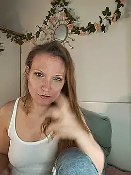 Snapshot of Candy_Cougar chatting on 05/29/26, 07:17 Candy Cougar online show from 05/29/26, 07:17
