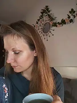 Snapshot of Candy_Cougar chatting on 06/16/26, 06:49 Candy Cougar online show from 06/16/26, 06:49