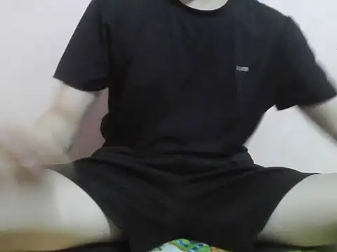 Snapshot of Zineyy chatting on 06/19/26, 05:17 Zineyy online show from 06/19/26, 05:17