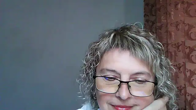 Snapshot of ElizabethGorden chatting on 06/18/26, 01:26 ElizabethGorden online show from 06/18/26, 01:26
