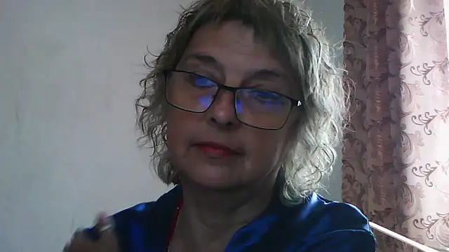 Snapshot of ElizabethGorden chatting on 06/27/26, 06:18 ElizabethGorden online show from 06/27/26, 06:18