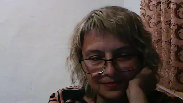 Snapshot of ElizabethGorden chatting on 07/25/26, 07:00 ElizabethGorden online show from 07/25/26, 07:00