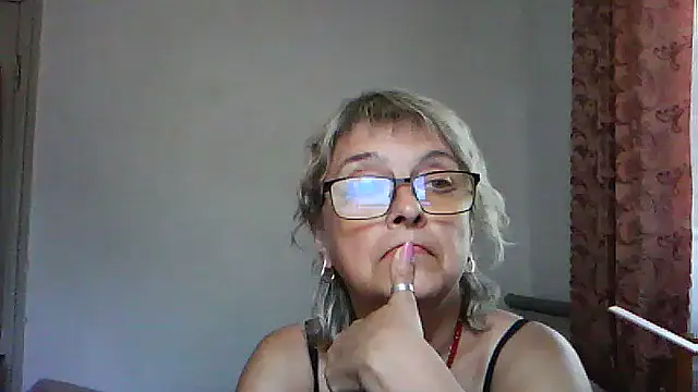 Snapshot of ElizabethGorden chatting on 08/01/26, 03:11 ElizabethGorden online show from 08/01/26, 03:11