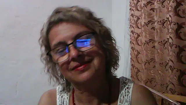 Snapshot of ElizabethGorden chatting on 08/04/26, 06:32 ElizabethGorden online show from 08/04/26, 06:32