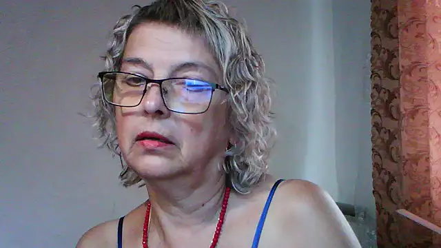 Snapshot of ElizabethGorden chatting on 08/06/26, 05:42 ElizabethGorden online show from 08/06/26, 05:42