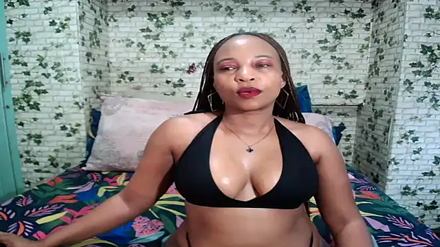 Snapshot of Ebony_Seduction00 chatting on 06/24/26, 06:01 Ebony Seduction00 online show from 06/24/26, 06:01