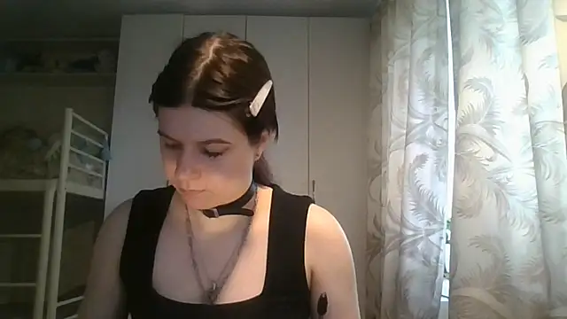 Snapshot of GrayceDeclet chatting on 06/19/26, 05:23 GrayceDeclet online show from 06/19/26, 05:23