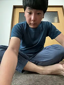 YuuYuu 010 online show from 06/08/26, 08:53