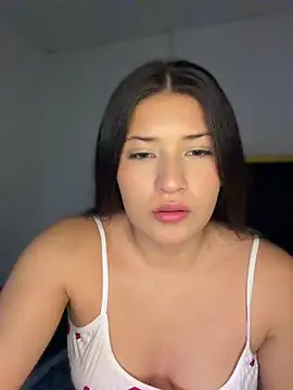 Snapshot of VioletaSanchez24 chatting on 07/14/26, 04:39 VioletaSanchez24 online show from 07/14/26, 04:39