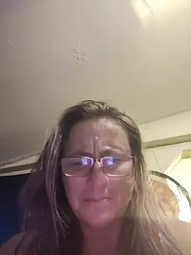 Snapshot of Queenle91 chatting on 05/15/26, 10:50 Queenle91 online show from 05/15/26, 10:50
