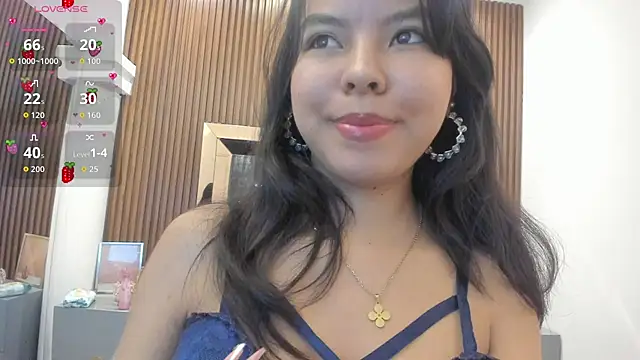 Snapshot of Dulce_Glamor_ chatting on 06/30/26, 11:33 Dulce Glamor online show from 06/30/26, 11:33