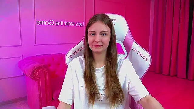 Snapshot of SofiaSarvains chatting on 06/11/26, 07:01 SofiaSarvains online show from 06/11/26, 07:01