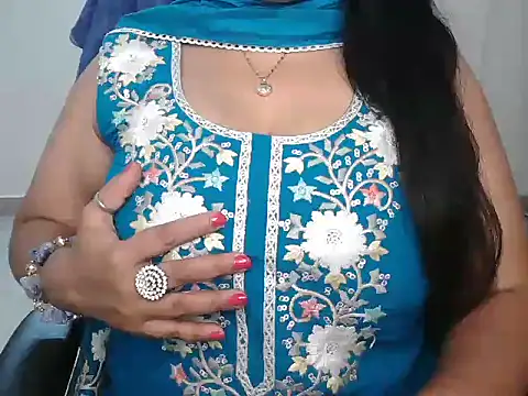 Snapshot of Yanshi23 chatting on 08/03/26, 03:49 Yanshi23 online show from 08/03/26, 03:49