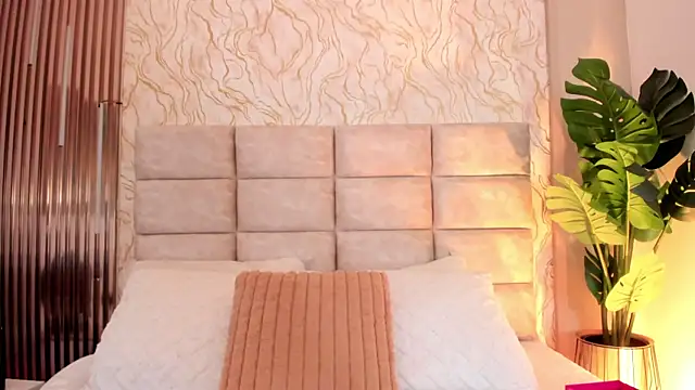 GinaSalanne online show from 05/05/26, 12:02