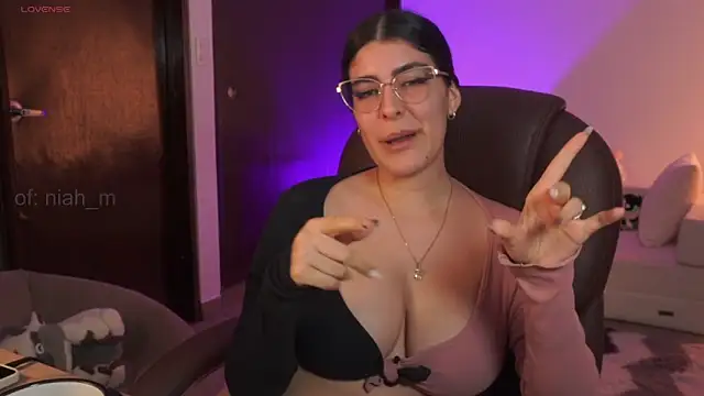  Niah online show from 05/27/26, 01:57