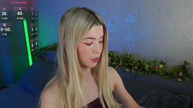 LindaThackerr online show from 07/20/26, 04:16