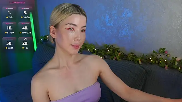 LindaThackerr online show from 07/27/26, 04:30