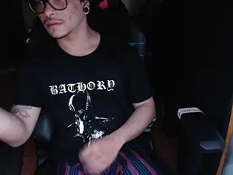 Snapshot of lilgothboy chatting on 06/04/26, 04:13 lilgothboy online show from 06/04/26, 04:13