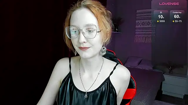 Snapshot of LunaTerry chatting on 05/26/26, 07:59 LunaTerry online show from 05/26/26, 07:59