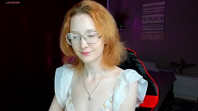 Snapshot of LunaTerry chatting on 06/10/26, 07:40 LunaTerry online show from 06/10/26, 07:40