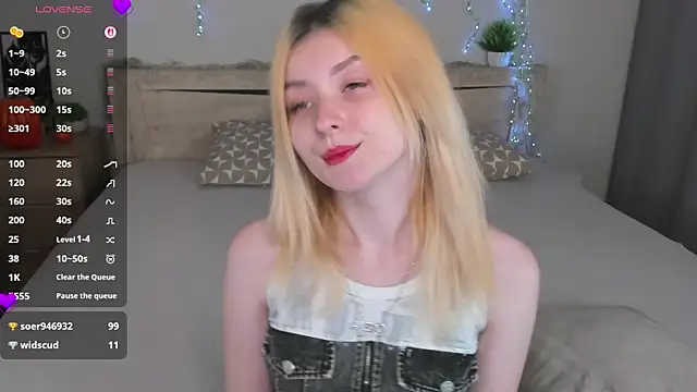 Snapshot of Diiana_Daviis chatting on 07/30/26, 10:14 Diiana Daviis online show from 07/30/26, 10:14