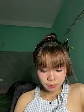 Snapshot of Cry_sexy chatting on 05/26/26, 02:18 Cry sexy online show from 05/26/26, 02:18