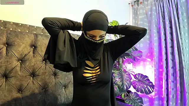 Snapshot of Anaan_01 chatting on 06/25/26, 03:16 Anaan 01 online show from 06/25/26, 03:16