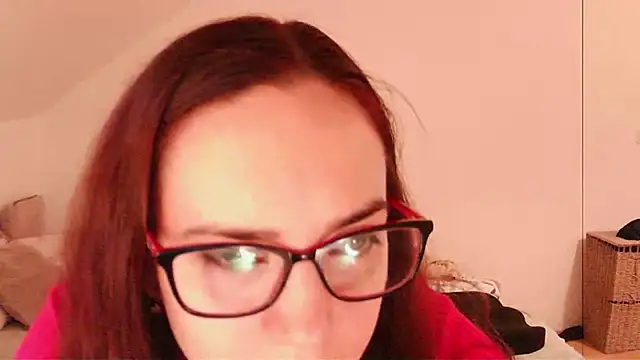 Snapshot of EmilyHotAngel chatting on 07/08/26, 12:31 EmilyHotAngel online show from 07/08/26, 12:31
