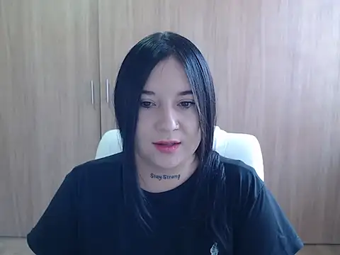 Snapshot of Haileey_ross chatting on 05/18/26, 02:12 Haileey ross online show from 05/18/26, 02:12
