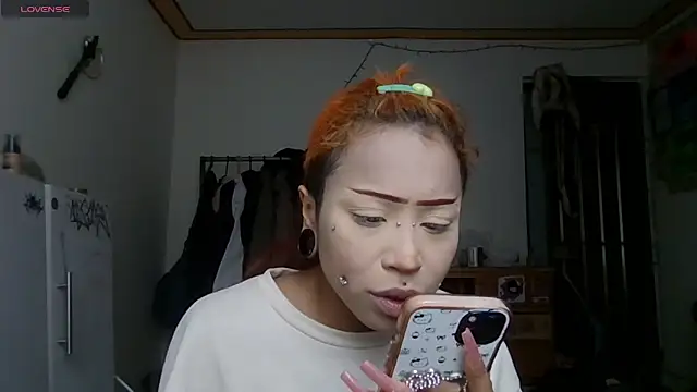 Snapshot of suky_fox chatting on 05/15/26, 03:19 suky fox online show from 05/15/26, 03:19