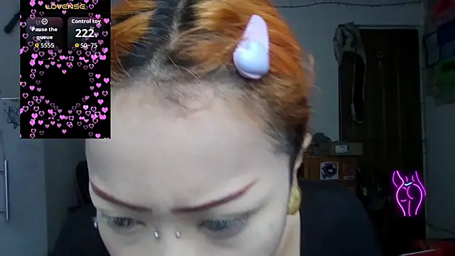 Snapshot of suky_fox chatting on 05/18/26, 04:13 suky fox online show from 05/18/26, 04:13