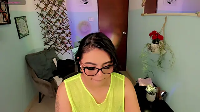 Snapshot of Margot_Robie chatting on 06/19/26, 01:59 Margot Robie online show from 06/19/26, 01:59