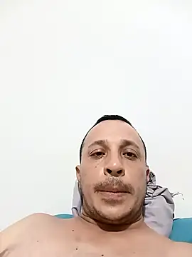 jorgeandru28 online show from 05/05/26, 06:27