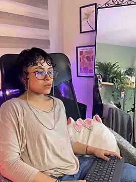Lusiana   online show from 05/25/26, 01:06