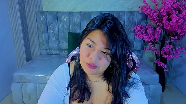 Snapshot of Isaa_s chatting on 05/14/26, 12:56 Isaa s online show from 05/14/26, 12:56