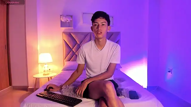 Baby noahtt online show from 06/13/26, 02:04