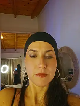 Snapshot of MorganaMystic chatting on 05/23/26, 04:18 MorganaMystic online show from 05/23/26, 04:18