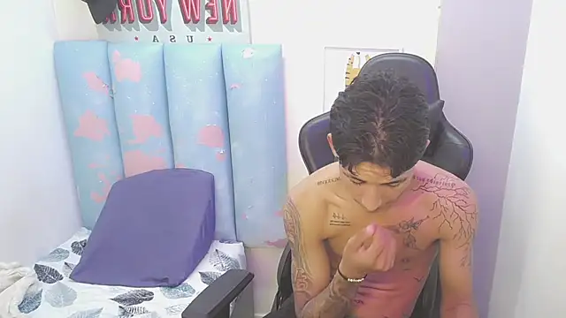 liam play online show from 05/27/26, 02:08