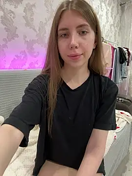 Snapshot of EvaAkiins chatting on 06/02/26, 06:43 EvaAkiins online show from 06/02/26, 06:43