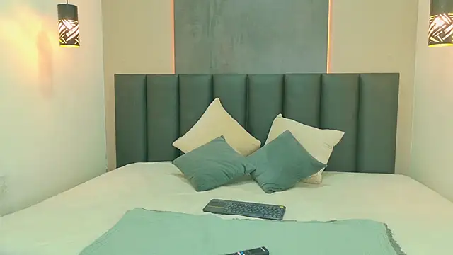 Luna and Jacksonn online show from 06/01/26, 02:57