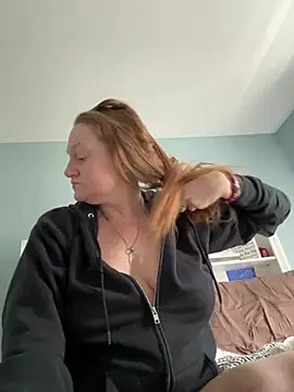 Snapshot of Kellilyn10 chatting on 06/09/26, 03:34 Kellilyn10 online show from 06/09/26, 03:34