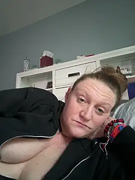 Snapshot of Kellilyn10 chatting on 06/18/26, 10:30 Kellilyn10 online show from 06/18/26, 10:30