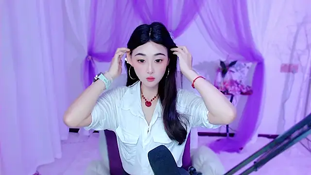 Snapshot of Tili_Lucky chatting on 05/25/26, 01:00 Tili Lucky online show from 05/25/26, 01:00