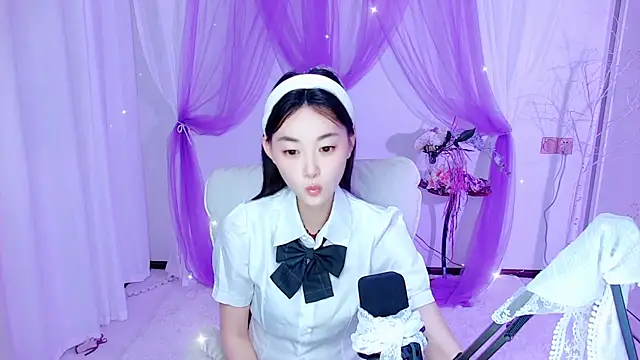 Snapshot of Tili_Lucky chatting on 06/11/26, 01:27 Tili Lucky online show from 06/11/26, 01:27