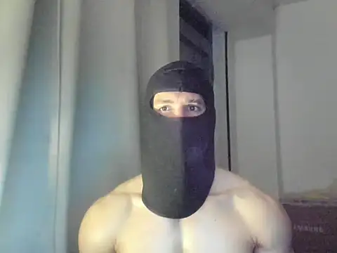 Snapshot of mysterious_muscles chatting on 07/11/26, 02:36 mysterious muscles online show from 07/11/26, 02:36