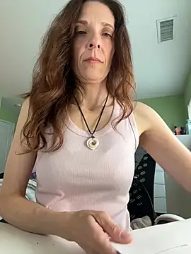 Raevyn online show from 05/16/26, 05:01